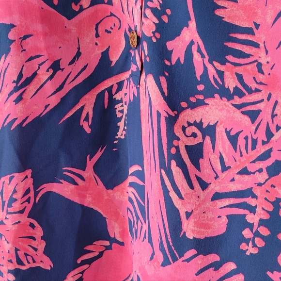 Lilly Pulitzer Silk Fushia and Navy Bird Print Sleeveless Blouse High Low XS - Picture 5 of 5